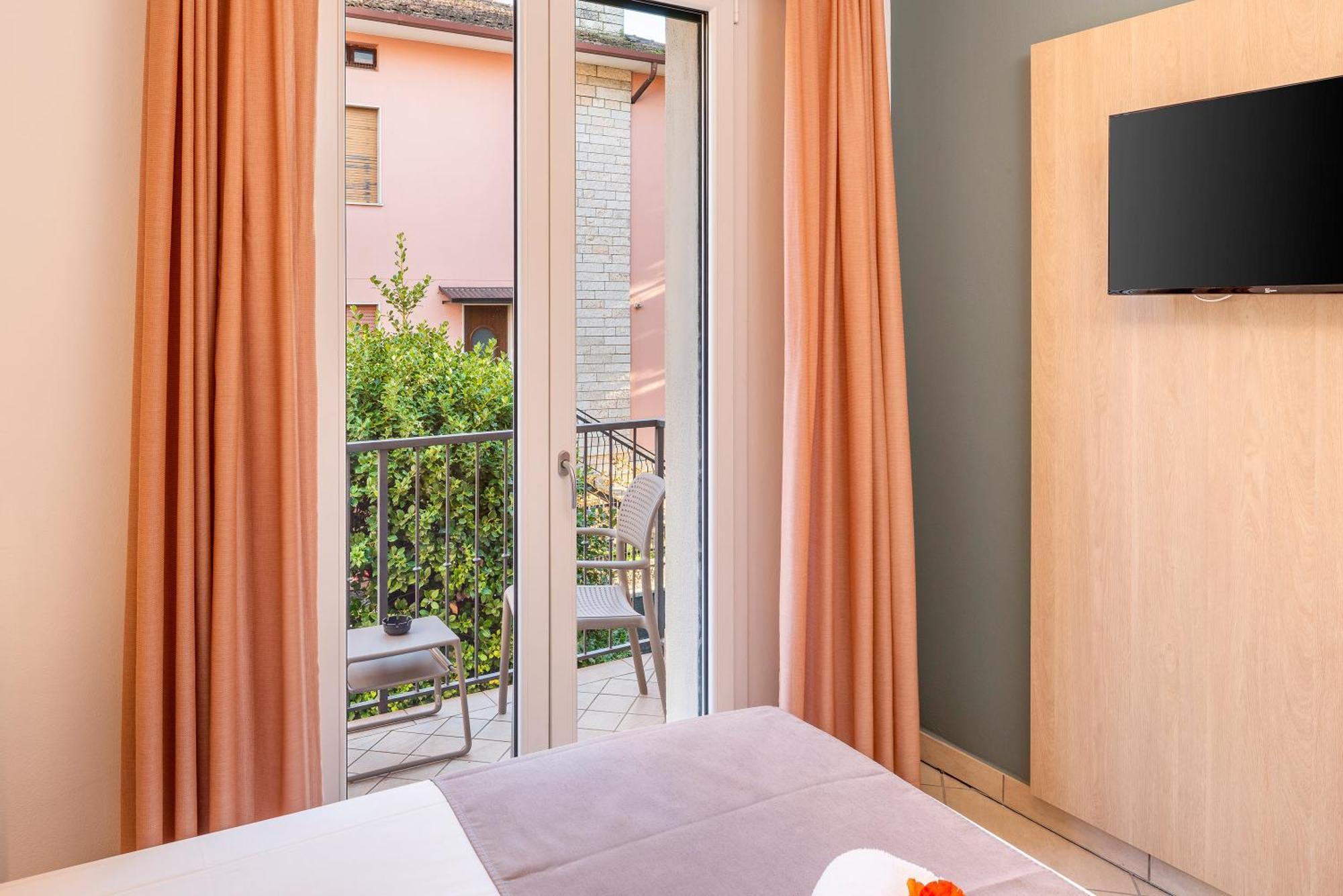 Hotel Taormina Bardolino Kültér fotó